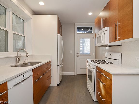 4th image of 7357 N Damen Ave APT 1
