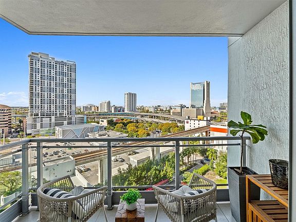 2nd image of 90 SW 3rd St APT 1506