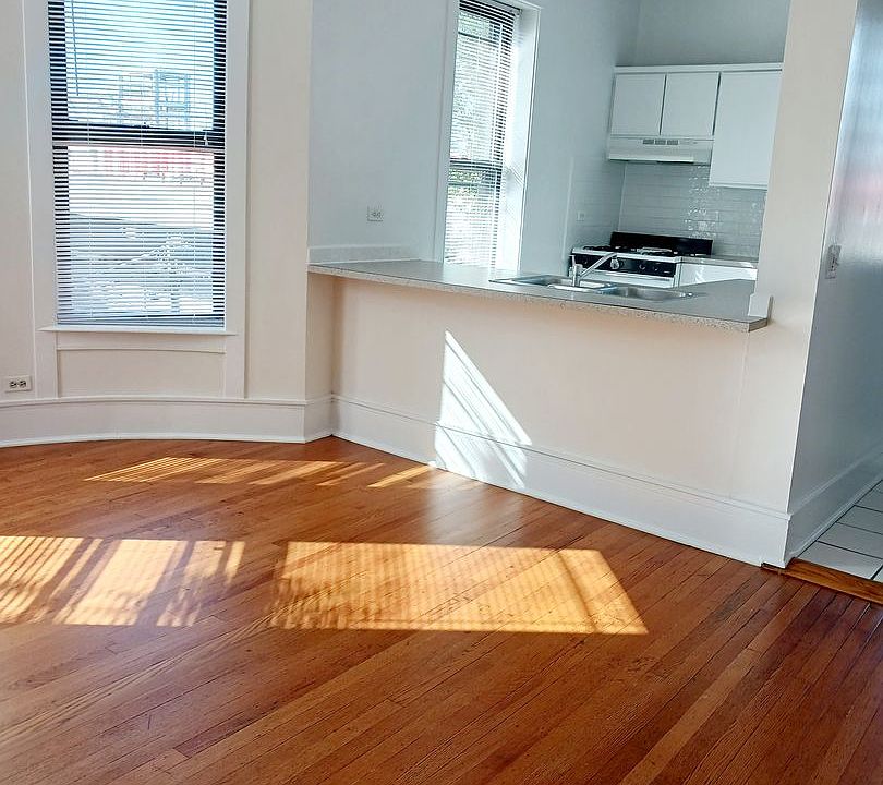 1st image of 5700 N Winthrop Ave APT 11