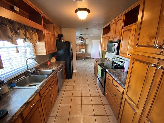 3rd image of 2842 Teakwood Dr
