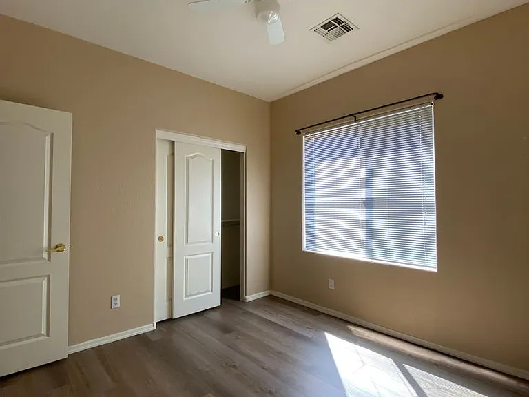 517 S 115th Dr — Photo 13