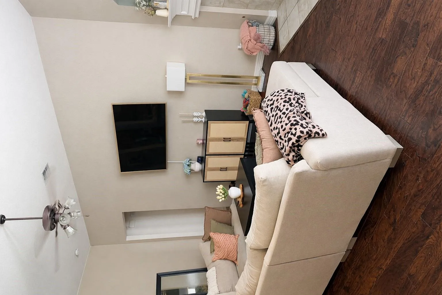 4 bed, 2.5 bath, 2912 sqft, $2,750 — Photo 2