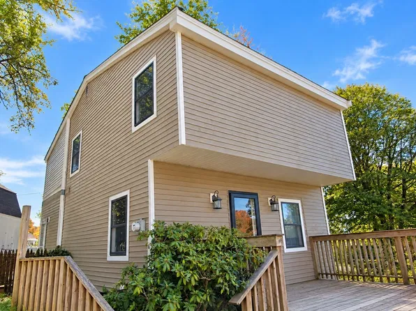 35 Bugbee St #2, Plainville, MA 02762