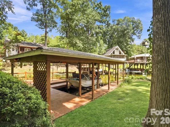 714 Springwood Dr, Mount Gilead, NC 27306