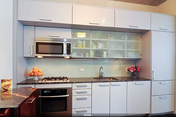 4th image of 550 N Saint Clair St APT 1302