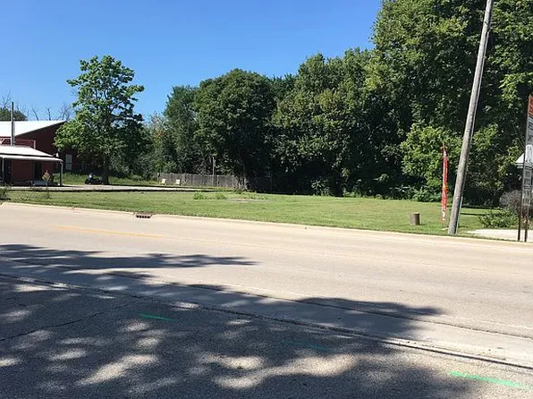 615 Clark St, Utica, IL 61373