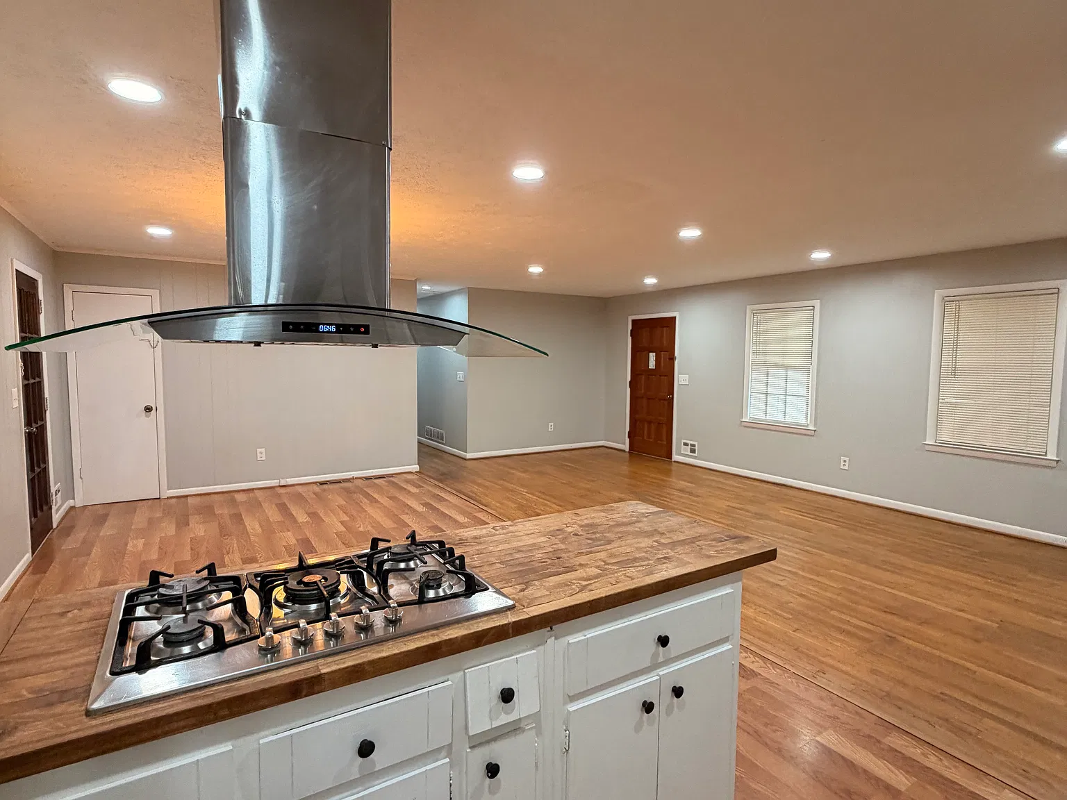 3 bed, 1596 sqft, $1,950 — Photo 3