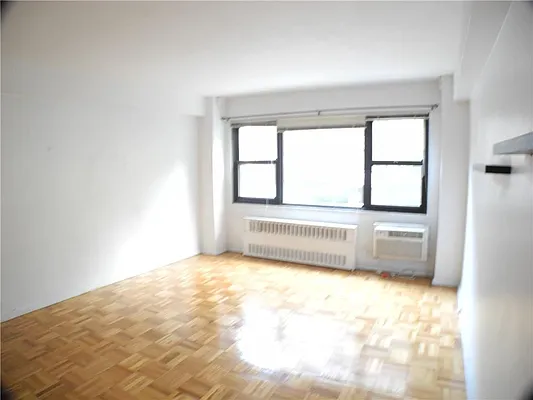 Rented by R New York | media 4