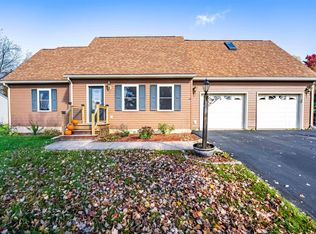 28 Hunting Ridge Ln, Milton, VT 05468