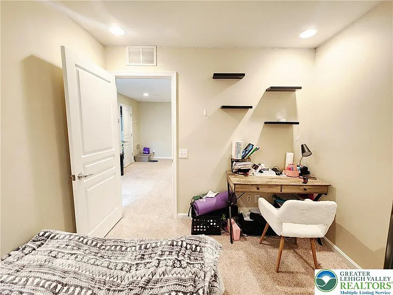 8507 Putnam Ct — Photo 9