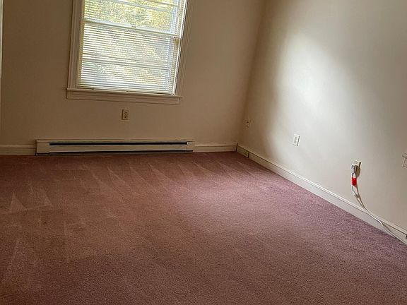 4th image of 267 Campbell St #B