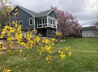 96 Pleasant St, Colchester, CT 06415