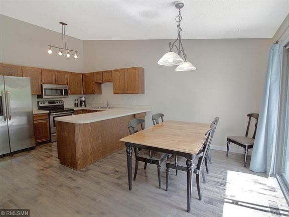 3rd image of 207 River Woods Ln