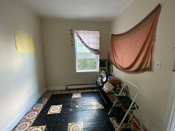 4th image of 61 Victoria Ave Floor 2
