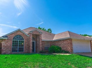 8016 Tree Leaf Ln, Fort Worth, TX 76123