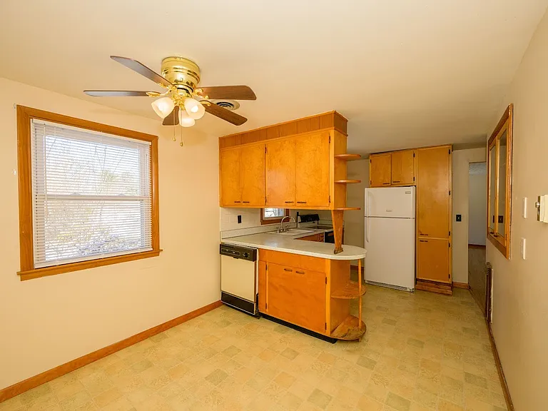 1280 W Vine St — Photo 4