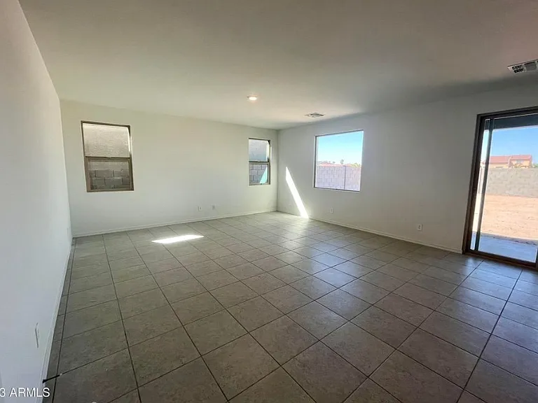 36242 W San Clemente Ave — Photo 14