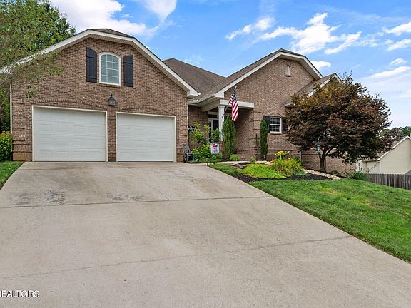 2nd image of 10309 Ivy Hollow Dr
