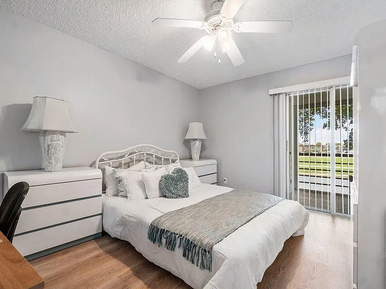 283 Normandy Ln #F — Photo 14