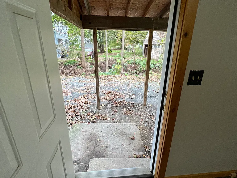 260 Allen St #A — Photo 15