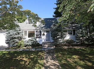 155 W 21st St, Huntington Station, NY 11746
