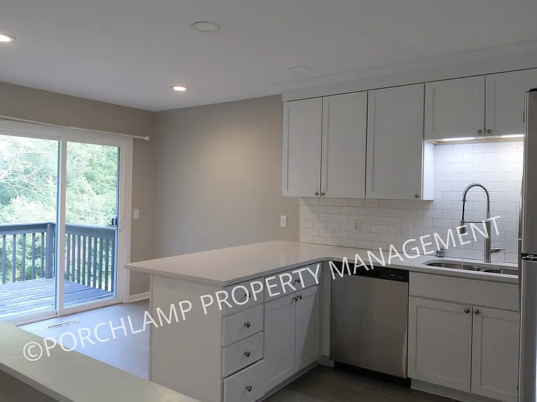 4546 Sarafield St NE — Photo 7