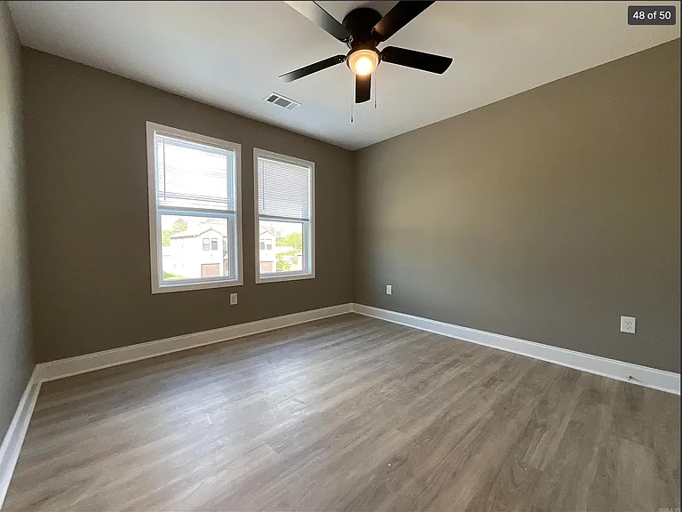 401 & 403 E Center St #401 — Photo 16