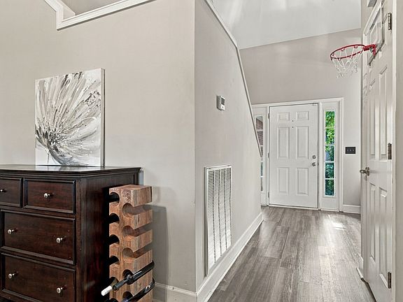 5th image of 2276 Winder Cir