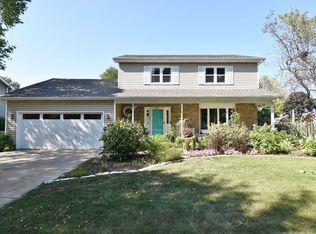 451 Ozier Dr, Batavia, IL