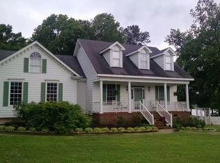 905 Mossy Oak Dr, Fuquay Varina, NC 27526