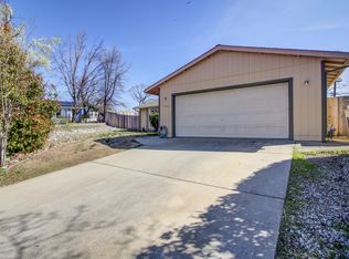 1722 Almaden Dr, Redding, CA 96001