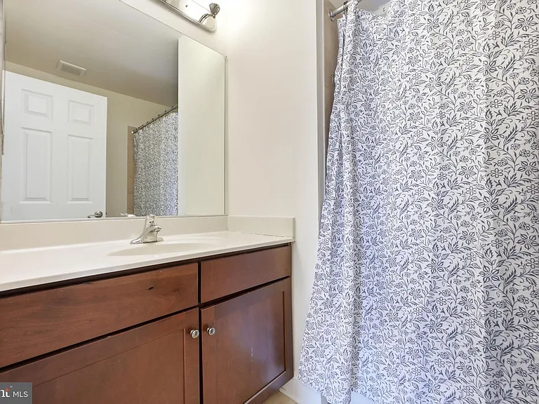 820 Ryan St — Photo 21