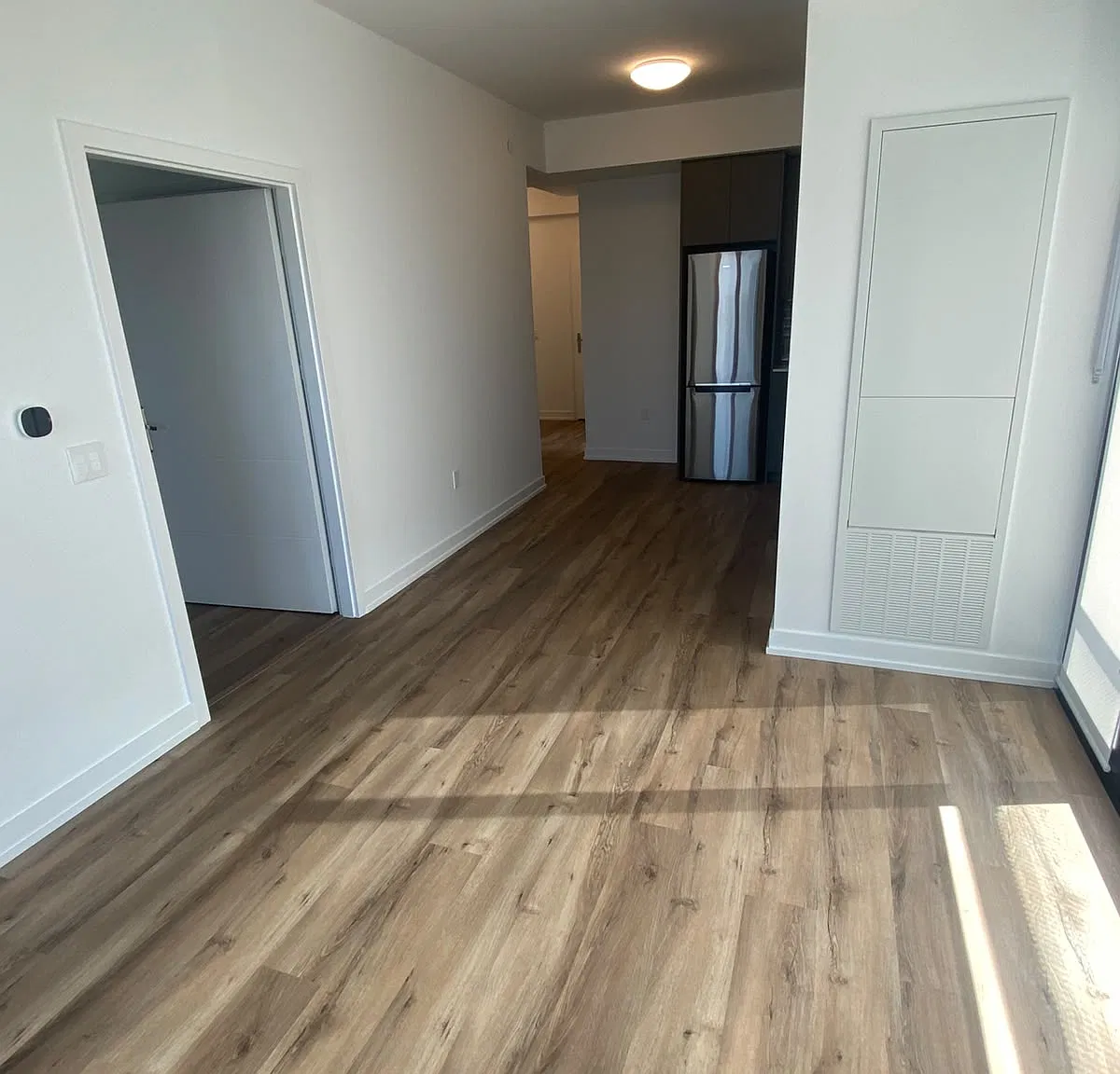 2 bed, 705 sqft, $1,999 — Photo 2