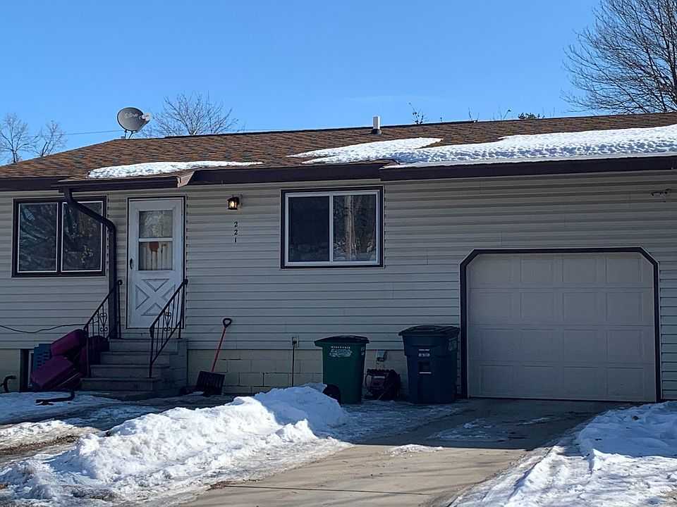 2nd image of 221 21st Ave S
