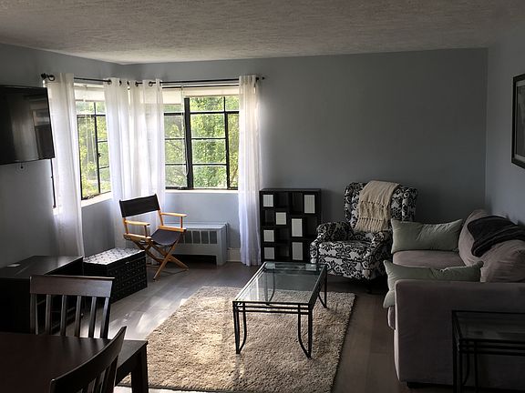 3rd image of 505 Cherry St SE APT 207
