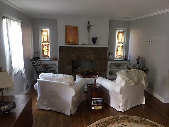 2nd image of 1030 Parkview Dr