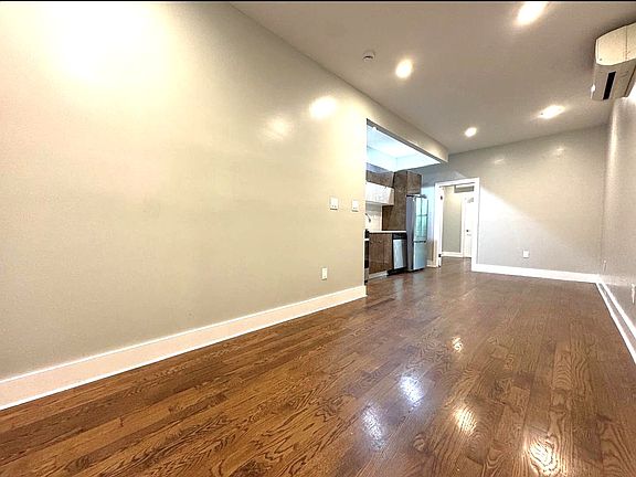 5th image of 63-12 Fresh Pond Rd #1R
