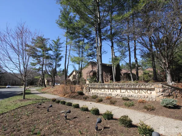 3121 Sayre Dr, Princeton, NJ 08540