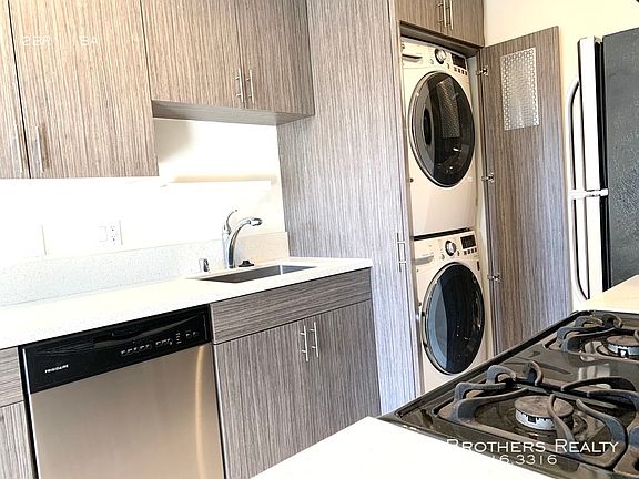 2nd image of 612 N Sycamore Ave #4A