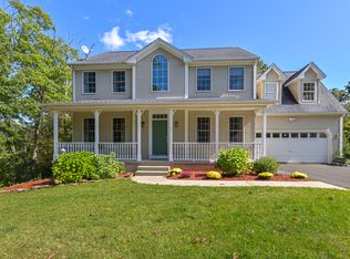 1432 Bartholomew Rd, Middletown, CT 06457