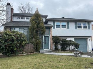 708 Allwyn St, Baldwin, NY 11510