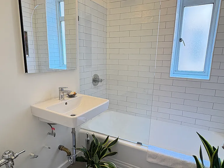 155 W 20th St #6K — Photo 8