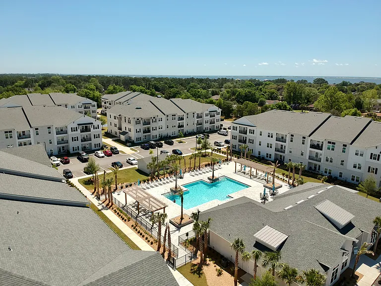 Azalea Bay Apartments — Photo 28