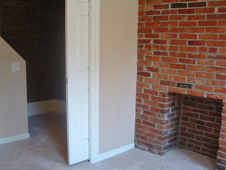 2104 Carey Way — Photo 6