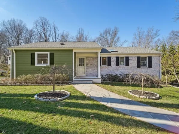 22 Brook Hollow Ln, New Providence Boro, NJ 07974
