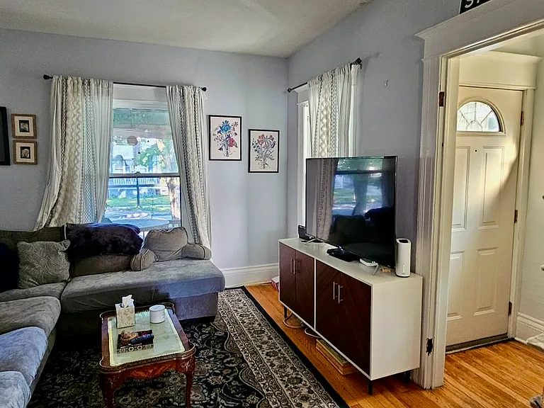 835 Meigs St — Photo 7
