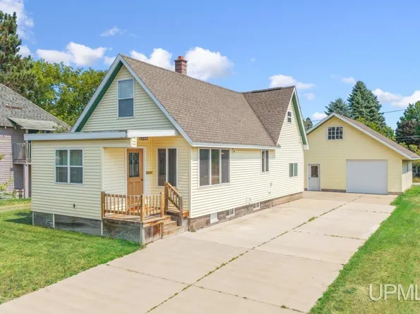413 Birch St, Kingsford, MI 49802