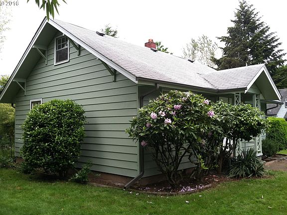 2nd image of 4318 NE 42nd St