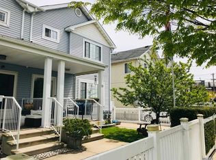 318 Beach 37th St, Far Rockaway, NY 11691