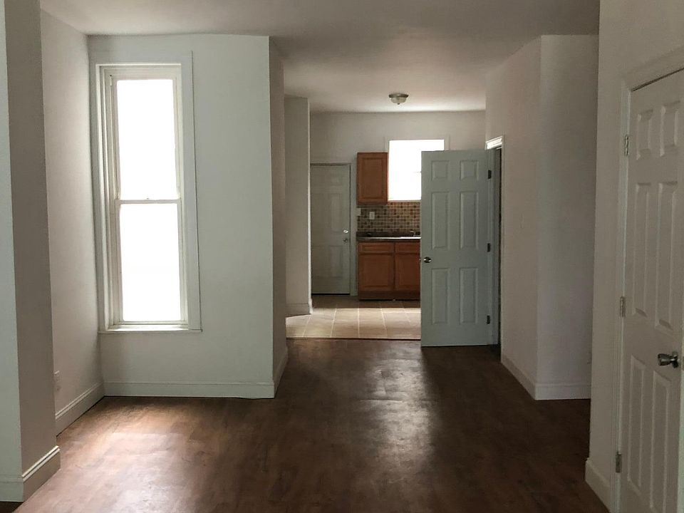 1st image of 5233 Sansom St #3BRHOUSE